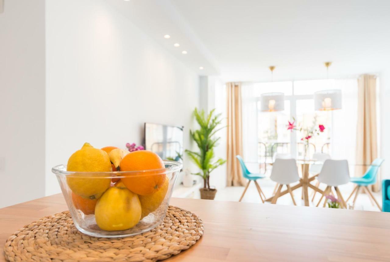 Stunning Spacious City Apartment With Free Parking Малага Екстериор снимка