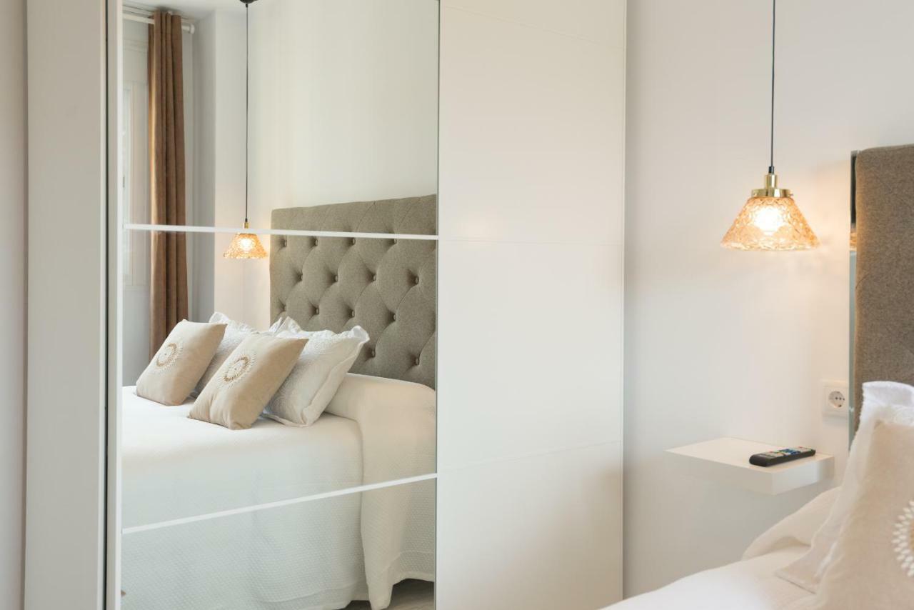 Stunning Spacious City Apartment With Free Parking Малага Екстериор снимка