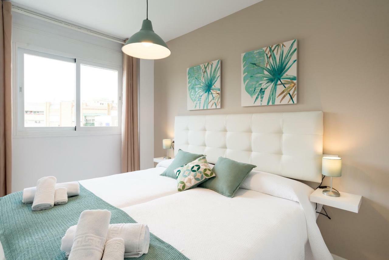 Stunning Spacious City Apartment With Free Parking Малага Екстериор снимка