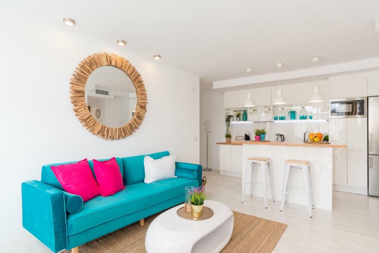 Stunning Spacious City Apartment With Free Parking Малага Екстериор снимка
