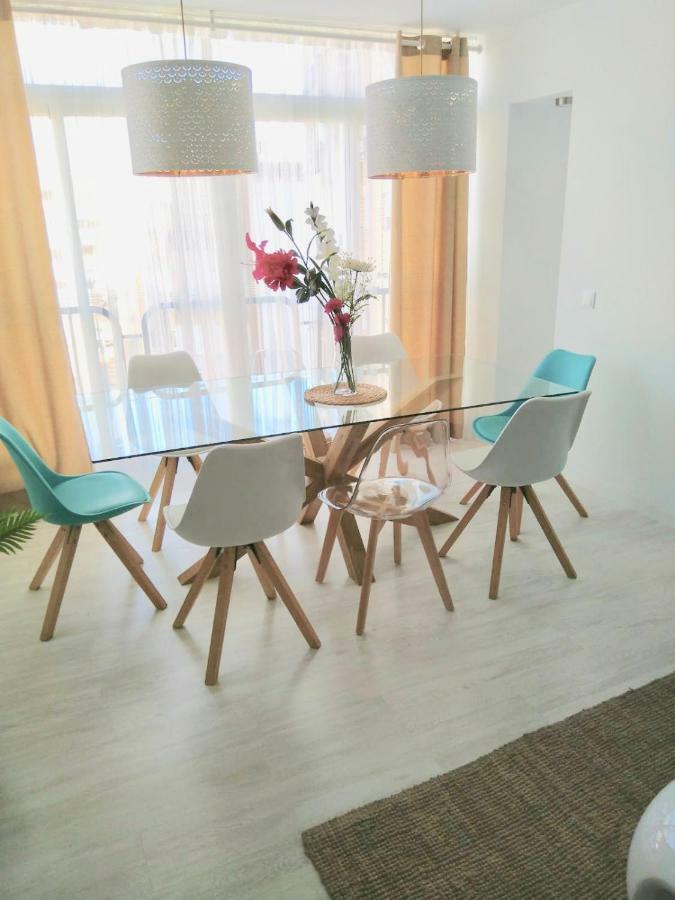 Stunning Spacious City Apartment With Free Parking Малага Екстериор снимка